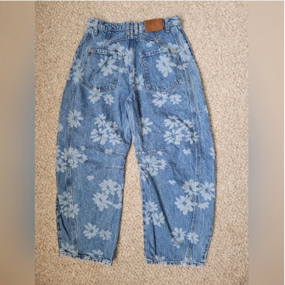 Free People Good Luck Printed Barrel Jeans size 26 - Picture 7 of 7
